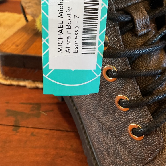 Boots - Picture 6 of 6